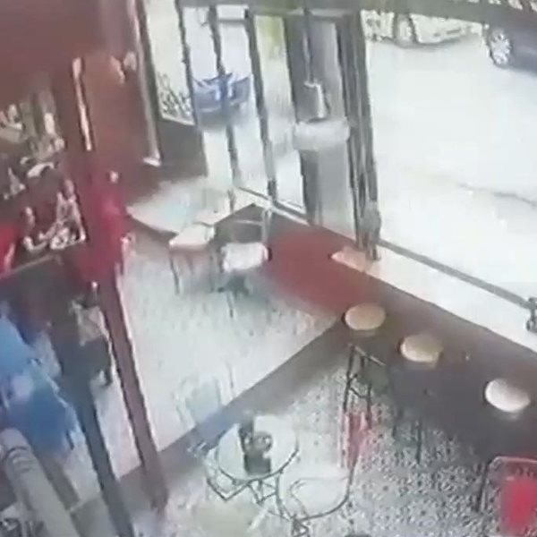 Βίντεο-ντοκουμέντο: Καρέ - καρέ η δολοφονία του Κούρδου στην καφετέρια του Μάνου Παπαγιάννη στο Περιστέρι