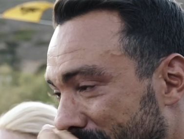 Σάκης Τανιμανίδης - Χριστίνα Μπόμπα: Το αδημοσίευτο βίντεο με αφορμή τα 4 χρόνια γάμου και τα δάκρυα του παρουσιαστή