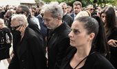 Κηδεία Σταμάτη Κόκοτα: Συντετριμμένος ο γιος του Δημήτρης στο τελευταίο "αντίο"