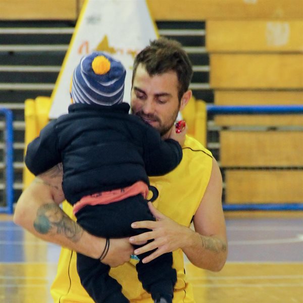 Στέλιος Χανταμπάκης: Δείτε 10 απολαυστικές στιγμές με τον γιο του, Μανώλη!