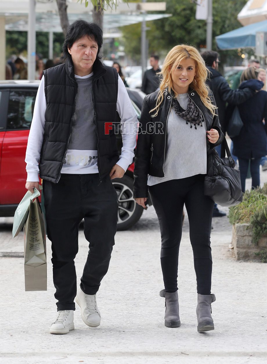 Μιχάλης Τσαουσόπουλος: Ο κριτής του X - Factor σε έξοδο με τη σύζυγό του 