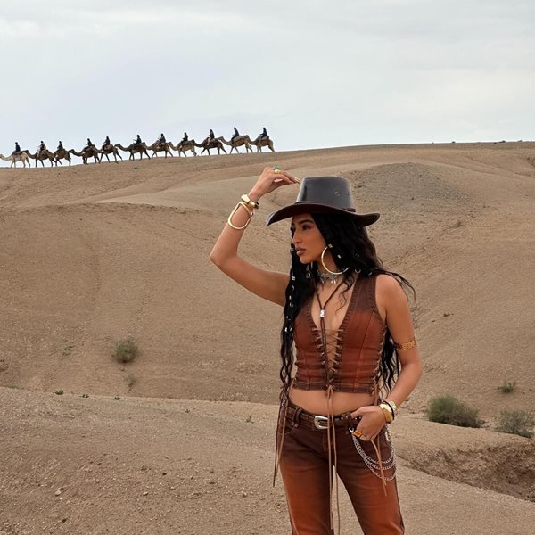 Η Αναστασία μας ταξιδεύει στο Μαρόκο με το βίντεο κλιπ για το νέο της τραγούδι "Σιγά Το Πράμα"