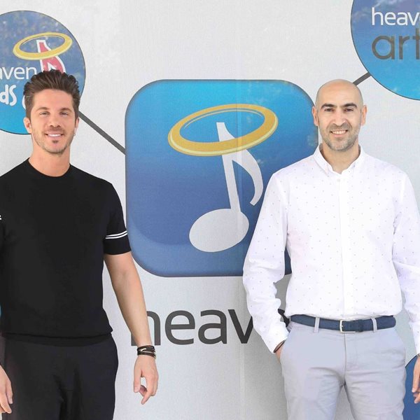 Ο Νίκος Οικονομόπουλος είναι το νέο μέλος της οικογένειας της Heaven Music!