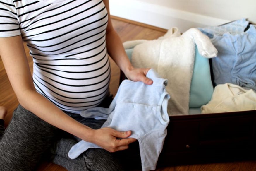 Είσαι έγκυος; Δες τι πρέπει να έχεις μαζί σου στη βαλίτσα του μαιευτηρίου