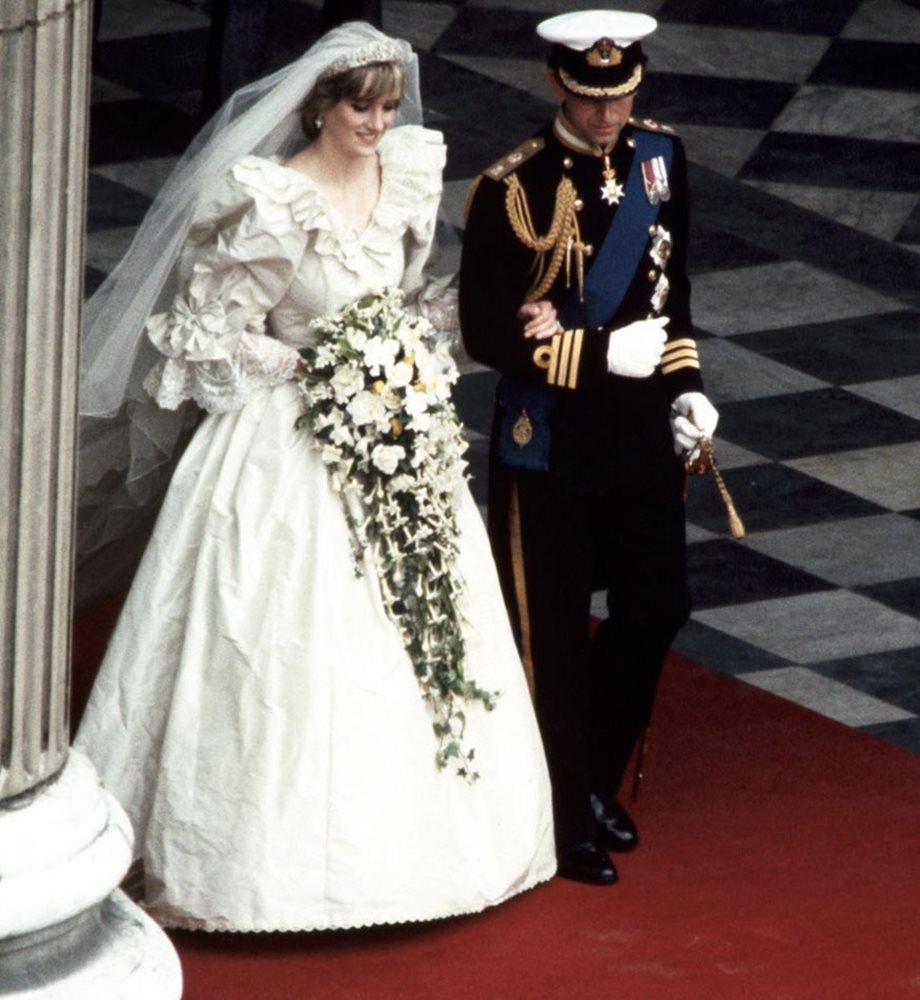 Πριγκίπισσα Diana: Το θρυλικό νυφικό της εκτίθεται για πρώτη φορά