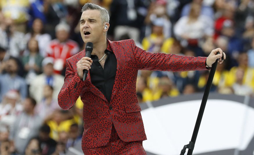 Robbie Williams: Κάνει τις διακοπές του στη Μύκονο (Βίντεο)