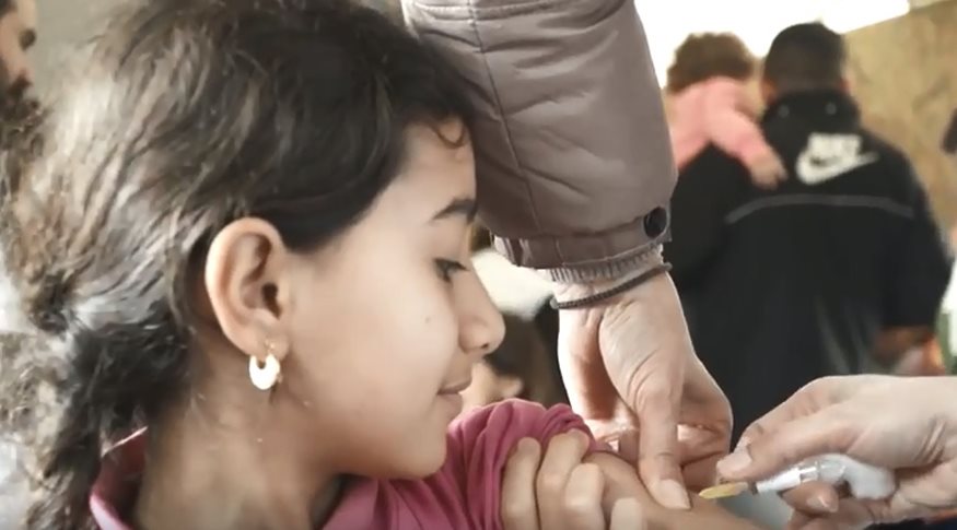 Περίπου 1.000 παιδιά εμβολίασαν οι Γιατροί Χωρίς Σύνορα στη Λέσβο
