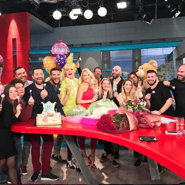 Disco party στο "Πρωινό" για τα γενέθλια της Φάιης Σκορδά: Η εντυπωσιακή τούρτα και η αντίδρασή της
