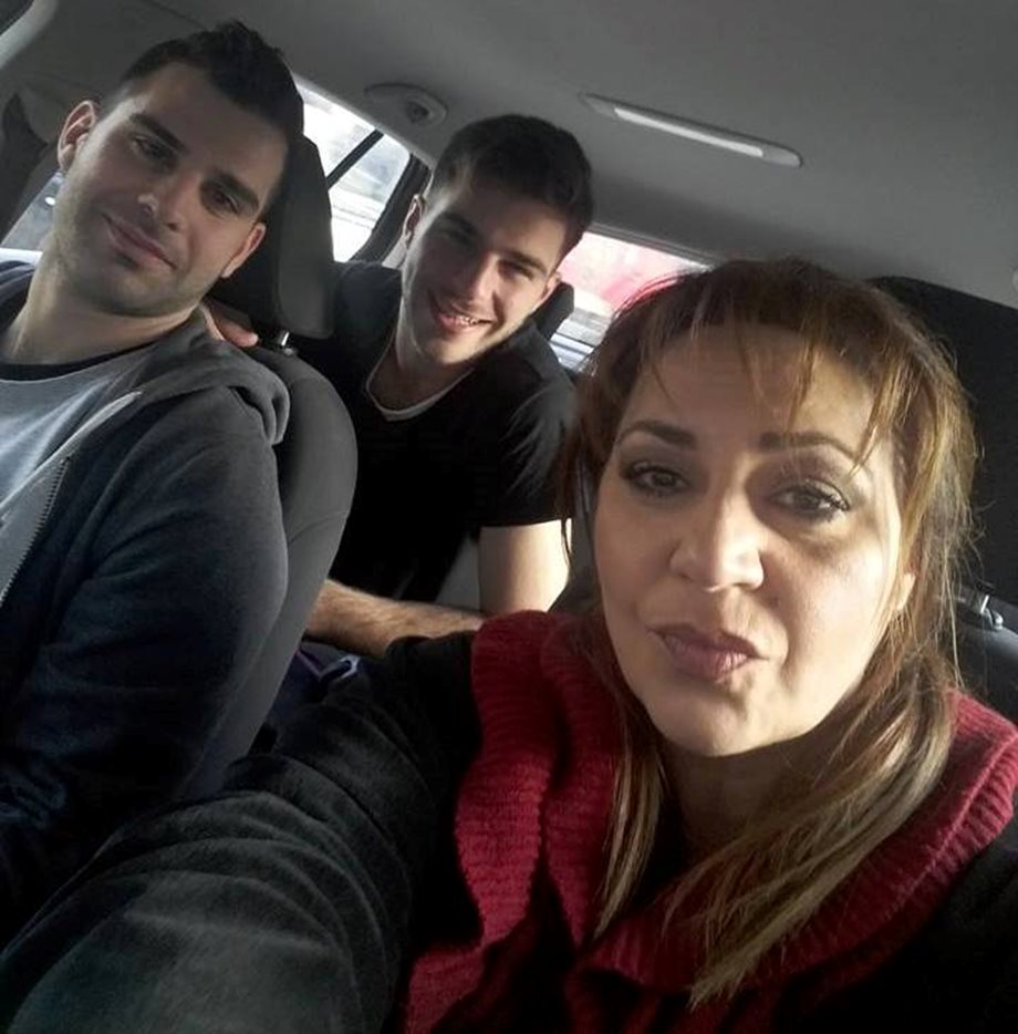 Η Μαρία Φιλίππου εξομολογείται: Πώς είναι η  καθημερινότητα με τους δύο γιους της;