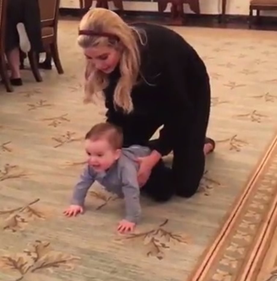 Ivanka Trump: Μας δείχνει το μωράκι της να μπουσουλάει για πρώτη φορά στον Λευκό Οίκο!