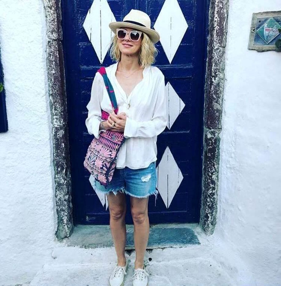 Η Ναόμι Γουότς βρίσκεται στην Ελλάδα - Ποιο νησί επέλεξε για τις διακοπές της;