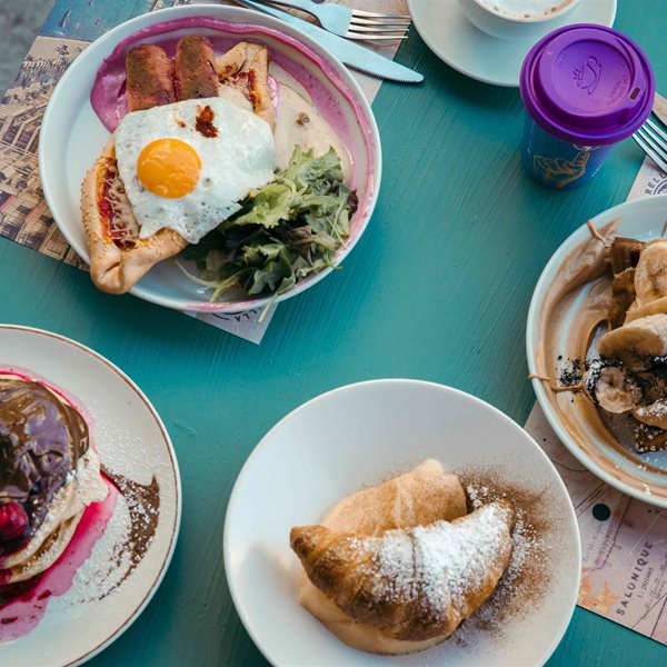 Estrella: Το απόλυτο all day breakfast, brunch & world street food εστιατόριο άνοιξε στην καρδιά της Γλυφάδας!