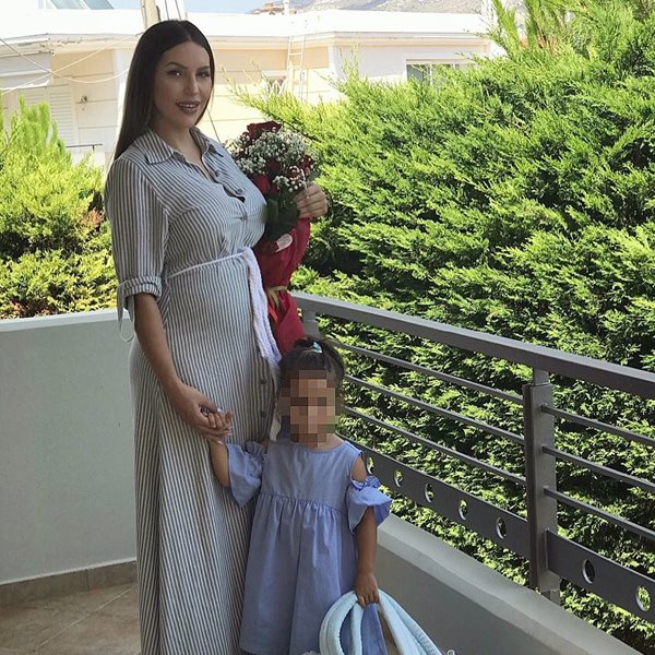 Ζέτα Θεοδωροπούλου: Δείτε τη φωτογραφία από το εξιτήριο, μετά τη γέννηση του γιου της