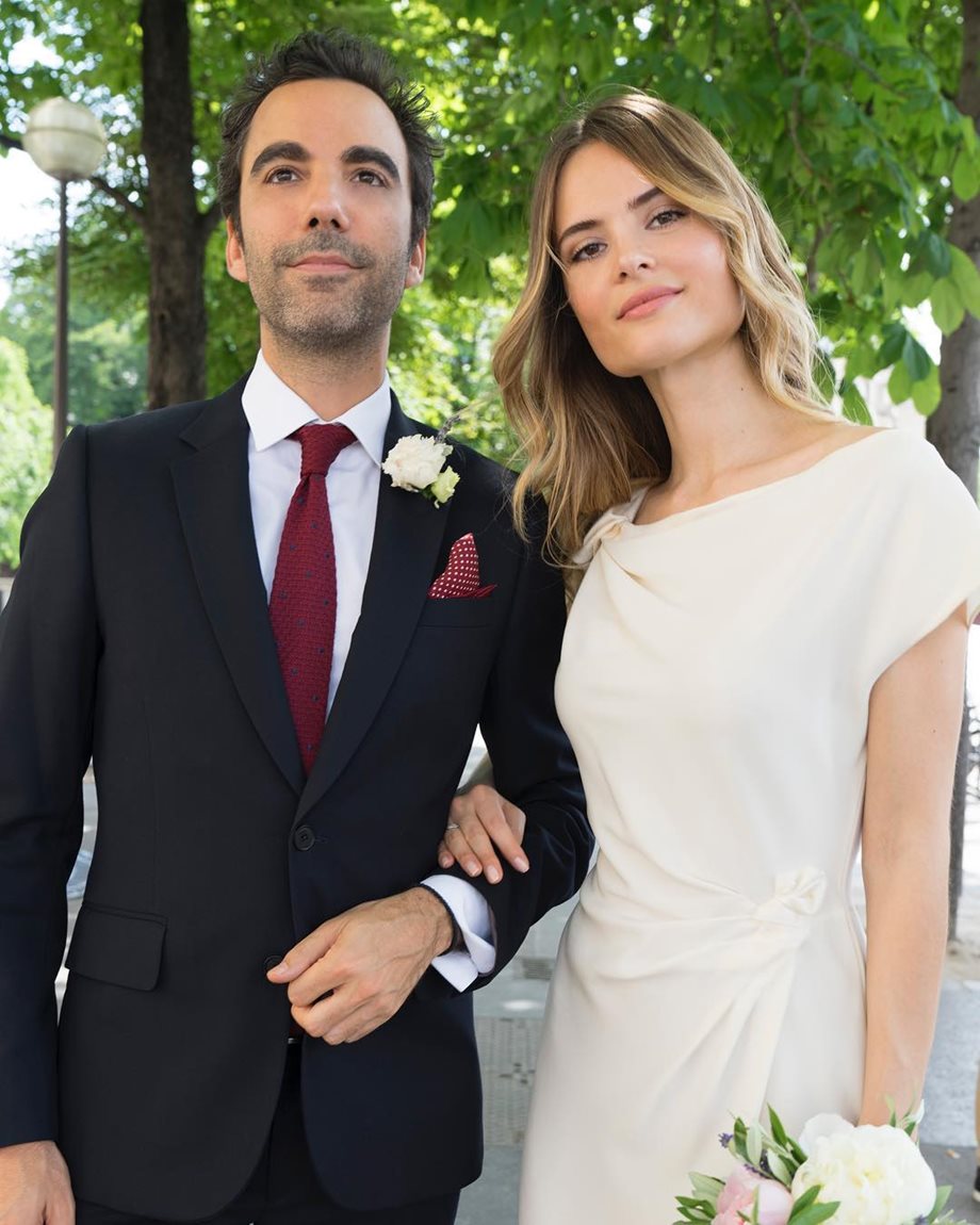 Γνωστή Ελληνίδα παντρεύτηκε στο Παρίσι και αυτές είναι οι πρώτες φωτογραφίες του γάμου της!