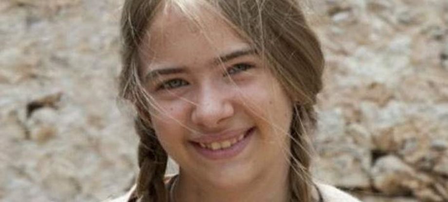 Αναστασία Τσιλιμπίου: Η μικρή Μαρία από το "Νησί" έγινε 19 και εντυπωσιάζει με το κορμί της στην παραλία!
