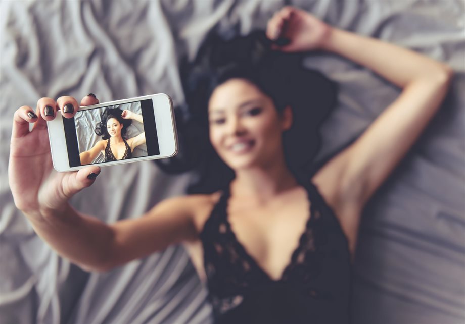 After sex selfie: Θέμα τόλμης ή ανασφάλειας;