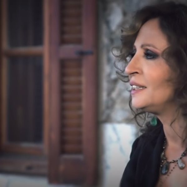 Η Γλυκερία τραγουδάει για την Πατρίδα: Δείτε το videoclip!