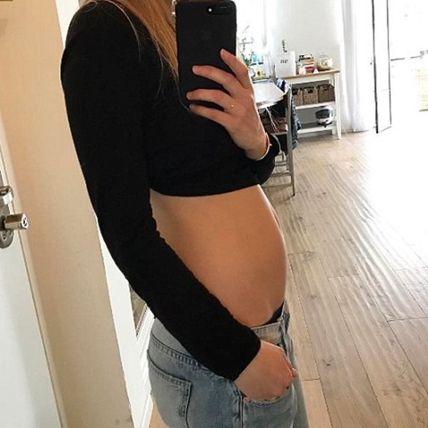 Ξανθιά καλλονή περιμένει το δεύτερο μωράκι της και μας το ανακοίνωσε μέσω instagram