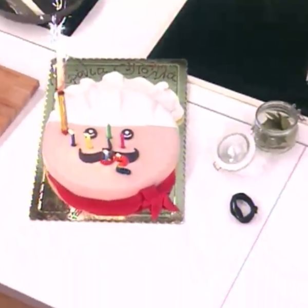 Γενέθλια στο πλατό της "Ελένης" – Η τούρτα έκπληξη και οι θερμές ευχές της παρουσιάστριας
