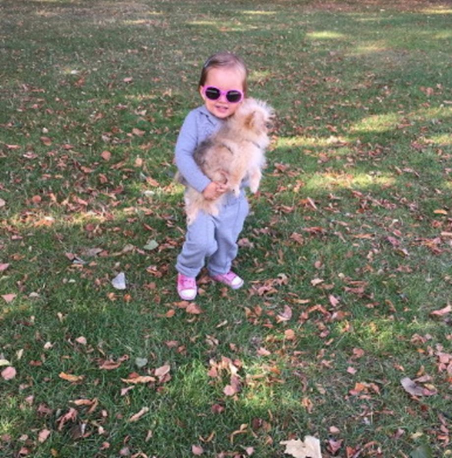 H celebrity μανούλα στο πάρκο με την κόρη της