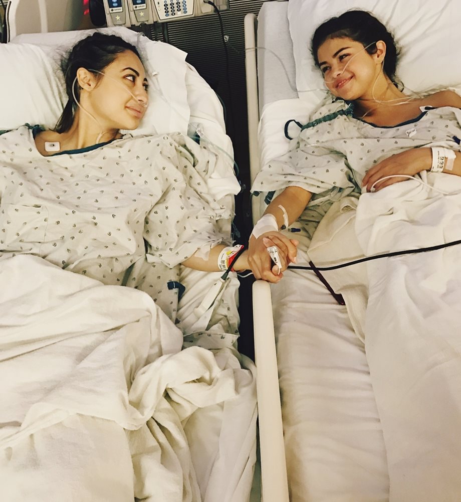 H Selena Gomez μόλις έκανε μεταμόσχευση νεφρού και το αποκάλυψε με δύο φωτογραφίες
