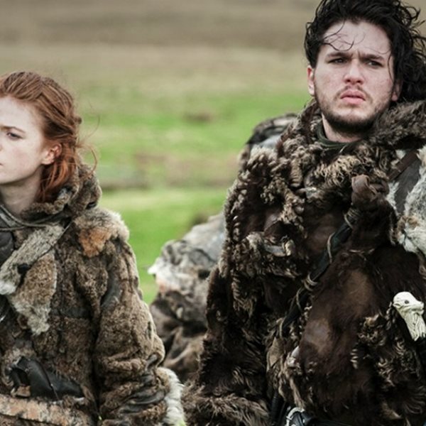Game Of Thrones: Ο Jon Snow και η Ygritte αρραβωνιάστηκαν και το ανακοίνωσαν με τον πιο παραδοσιακό τρόπο!
