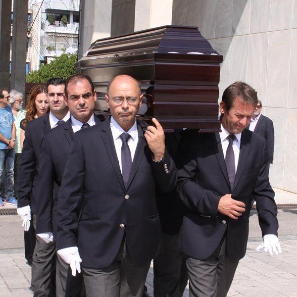 Θλίψη στην κηδεία της Σοφίας Ολυμπίου
