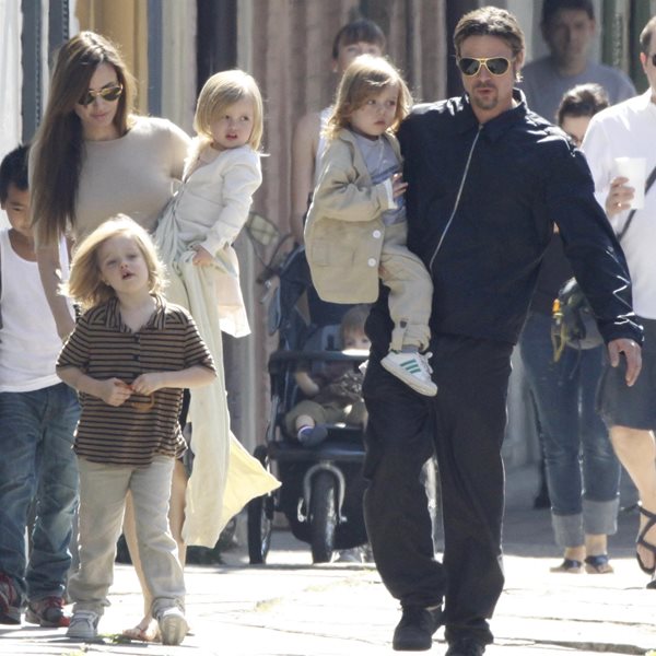 Angelina Jolie - Brad Pitt: Έφτασαν σε συμφωνία για την επιμέλεια των έξι παιδιών τους