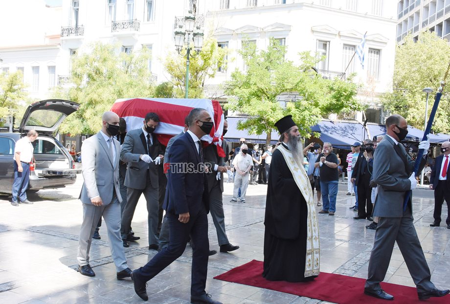 Θλίψη στην κηδεία του Σάββα Θεοδωρίδη (photo)