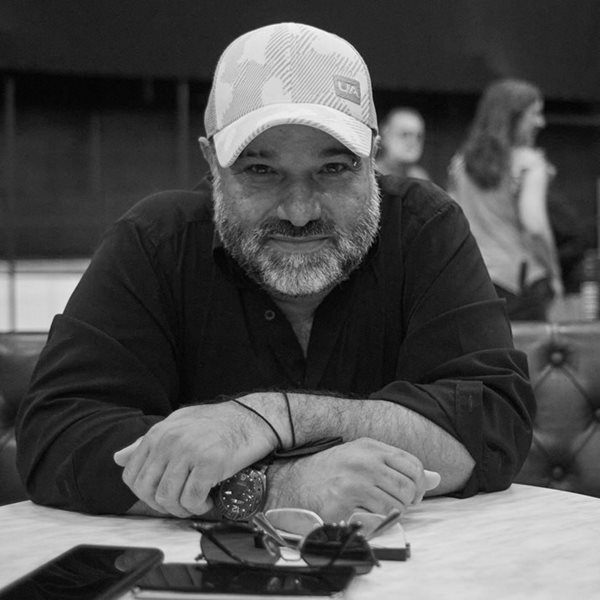 Κώστας Κωστόπουλος: Ποινική δίωξη κατά του πρώην σκηνοθέτη της σειράς “Σασμός”- Τι απαντά ο συνήγορός του