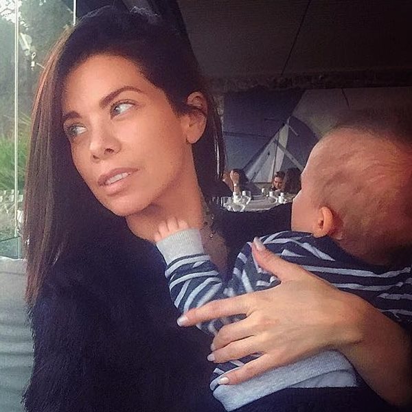 Τζο Λαζοπούλου: Ποζάρει με "καυτό" bikini εννέα μήνες μετά τη γέννηση του γιου της!
