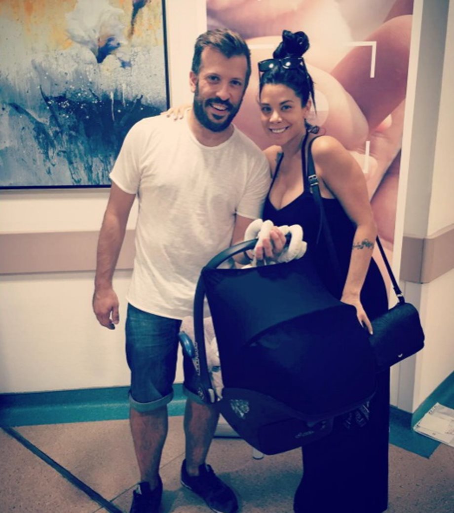 Τζο Λαζοπούλου: Λίγες μέρες μετά τη γέννα έκοψε τα μαλλιά της!
