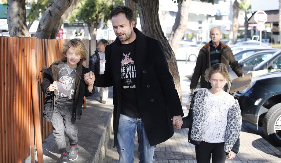 Paparazzi! Γιώργος Λιανός: Βόλτα με τα δύο μεγαλύτερα παιδιά του στη Γλυφάδα!