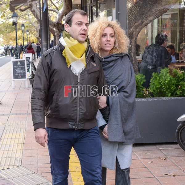 Paparazzi: Ο Ορέστης Τζιόβας με τη σύζυγό του, Κατερίνα Φλώρου, σε νέα κοινή εμφάνιση