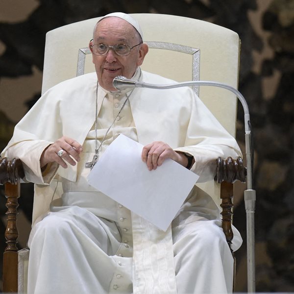 Στο νοσοκομείο ο Πάπας Φραγκίσκος: Ανησυχία για την υγεία του 
