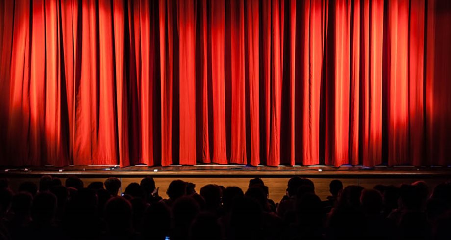 Γνωστός Έλληνας ηθοποιός εξομολογείται: «Θα έδινα 10, 20 και 30 χρόνια θεάτρου για να…»