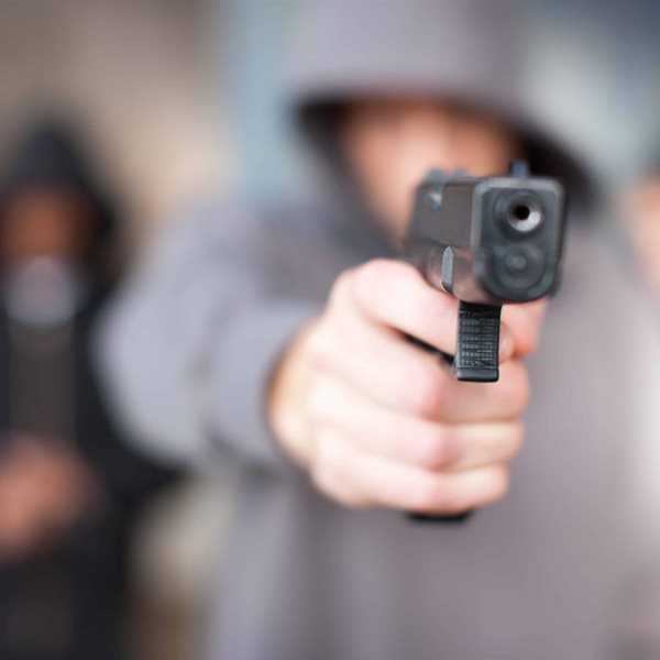 Σοκ: Πυροβόλησαν και σκότωσαν 30χρονο ηθοποιό έξω από το διαμέρισμα της συντρόφου του