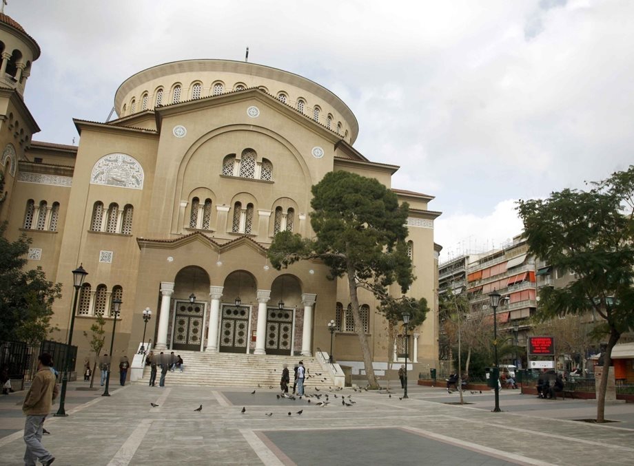 Άγιος Παντελεήμονας: Συνελήφθη Σύρος που μπήκε στην εκκλησία με μαχαίρι και φώναζε "Αλλαχού Ακμπάρ"