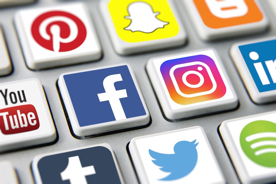 Έπεσε το Facebook και το Instagram: Προβλήματα σε χιλιάδες χρήστες
