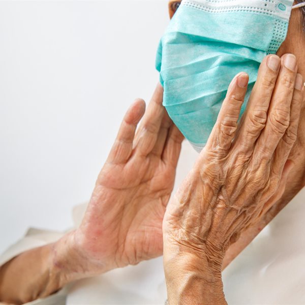 ΚορονοΪός: 90χρονη ασθενής αρνήθηκε αναπνευστήρα για να δοθεί σε νεότερο 