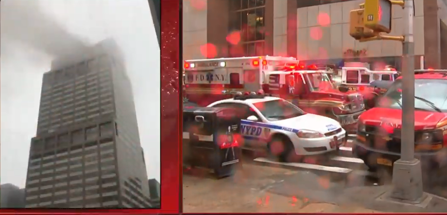 Συναγερμός στη Νέα Υόρκη- Ελικόπτερο έπεσε πάνω σε κτήριο 
