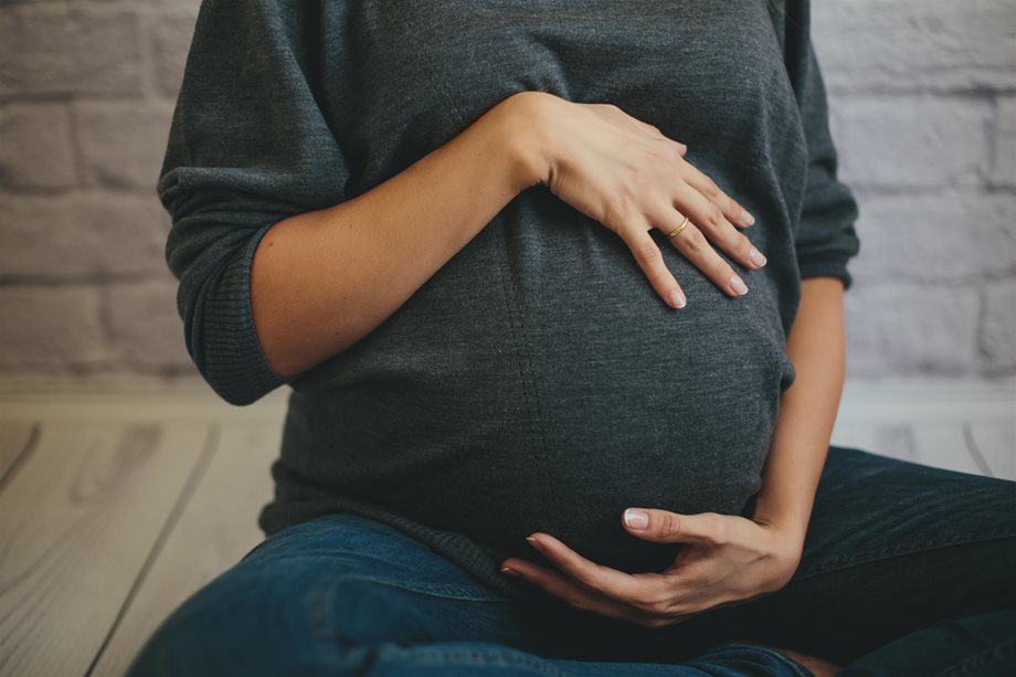 Έγκυος στο δεύτερο παιδί της γνωστή τραγουδίστρια