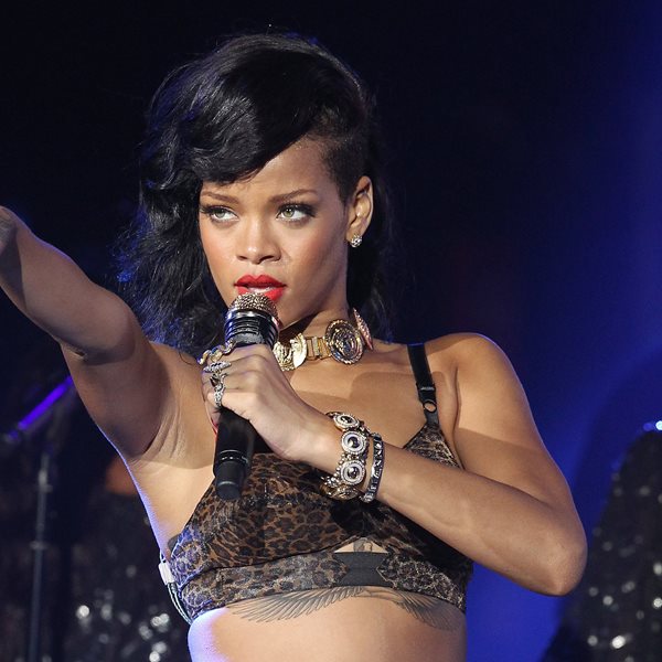 Rihanna: Το νέο της τατουάζ είναι για τον Drake; Δείτε το! 