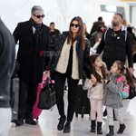 Paparazzi! Σταματίνα Τσιμτσιλή – Θέμης Σοφός: Στο αεροδρόμιο με τις κόρες τους 