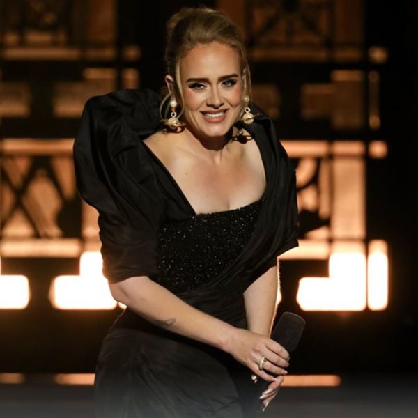 Adele: Σκόρπισε ανησυχία στους θαυμαστές της - Το πρόβλημα υγείας που αντιμετωπίζει