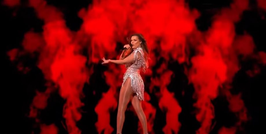 Eurovision- Β’ Ημιτελικός: Η σέξι εμφάνιση της Άντζελα Περιστέρη για την Αλβανία