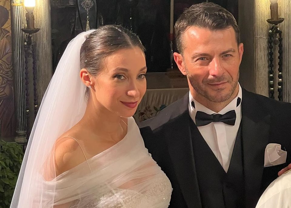 Παντρεύτηκαν ο Γιώργος Αγγελόπουλος και η Δήμητρα Βαμβακούση! (Φωτό & Βίντεο)