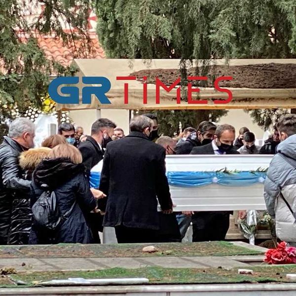 Βέροια: “Ράγισαν” καρδιές στην κηδεία του 19χρονου Άλκη