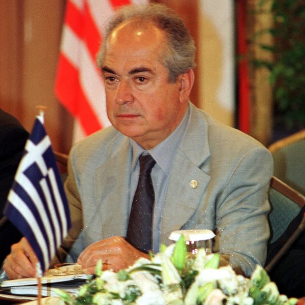 Πέθανε ο πρώην υφυπουργός Δημήτρης Αποστολάκης 