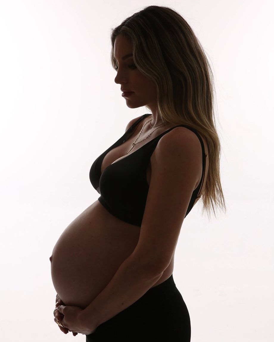 Αθηνά Οικονομάκου: Μας δείχνει πως είναι το σώμα της μια εβδομάδα μετά τη γέννηση της κόρης της (Βίντεο) 